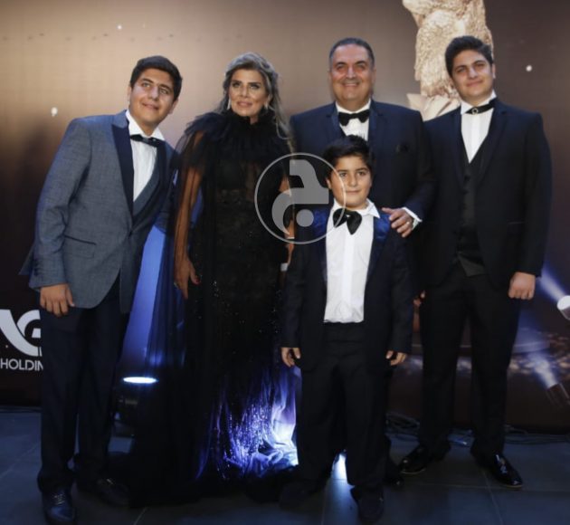 د. زاهي الحلو مع عائلته